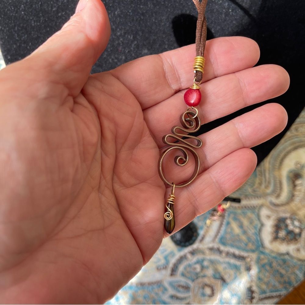 Red Coral Hematite Hand Crafted Wire Wrap Bent Metal Necklace Earrings Set - Picture 7 of 9